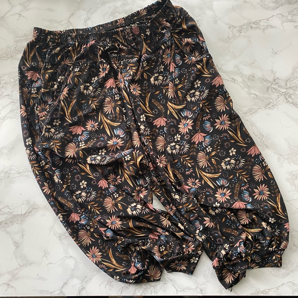 Free people style artsy floral sheer beach pants capri